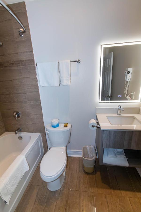 Borden Inn And Suites 앵거스 외부 사진