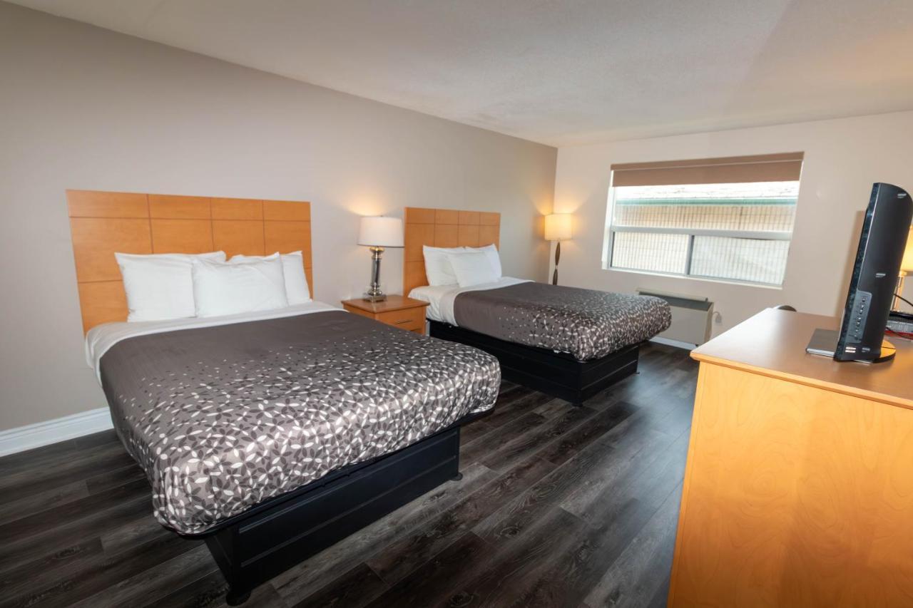 Borden Inn And Suites 앵거스 외부 사진