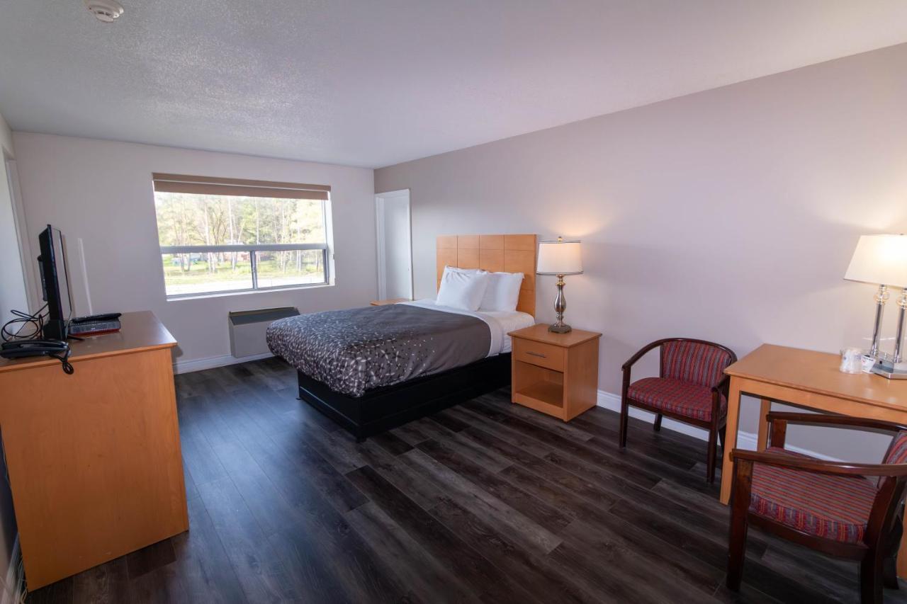 Borden Inn And Suites 앵거스 외부 사진