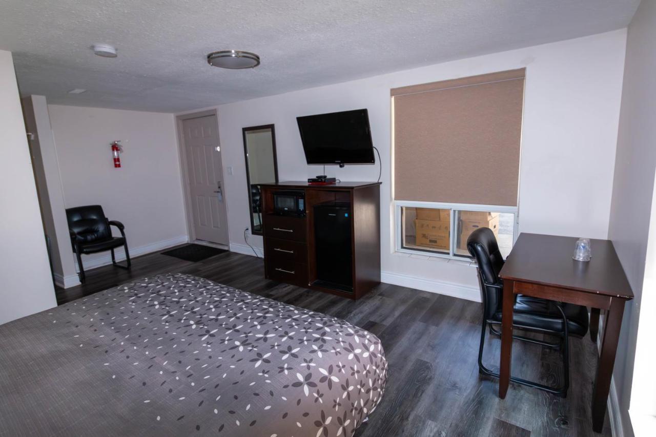 Borden Inn And Suites 앵거스 외부 사진