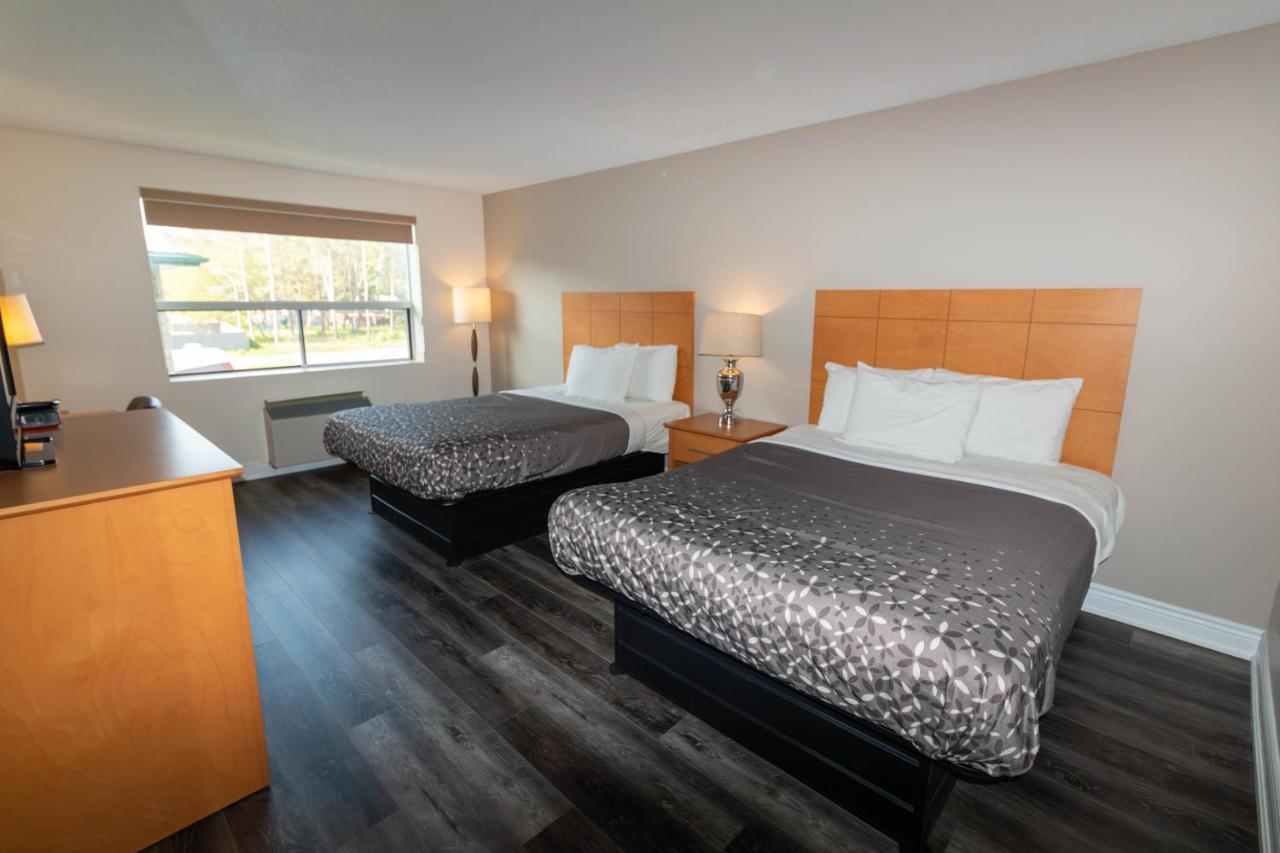 Borden Inn And Suites 앵거스 외부 사진
