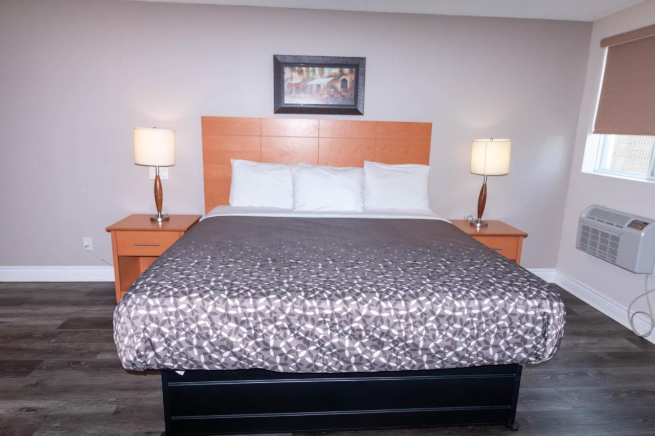 Borden Inn And Suites 앵거스 외부 사진
