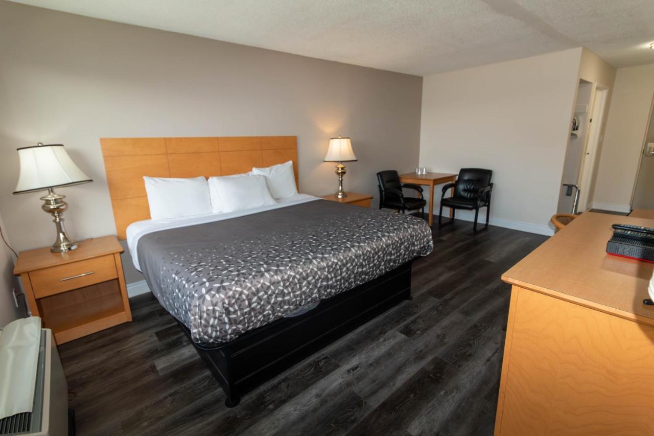 Borden Inn And Suites 앵거스 외부 사진
