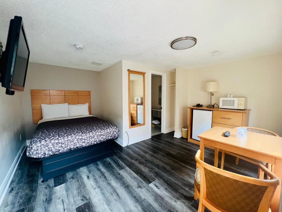 Borden Inn And Suites 앵거스 외부 사진